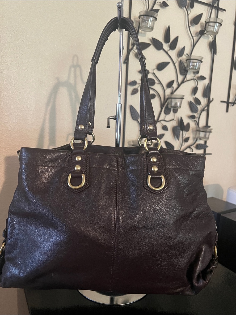Coach Brown Leather Shoulder Bag with Gold Hardware - Picture 5 of 10